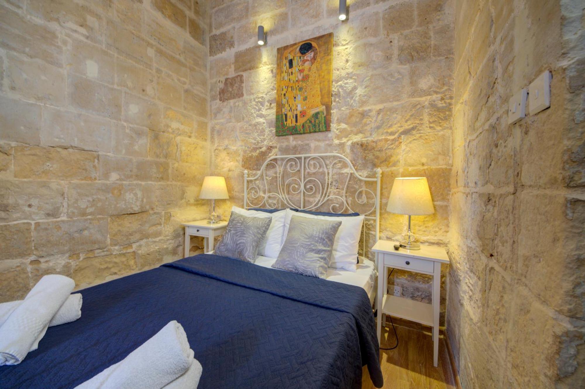 Valletta Waterfront Villa With Pool And Jacuzzi Exterior photo