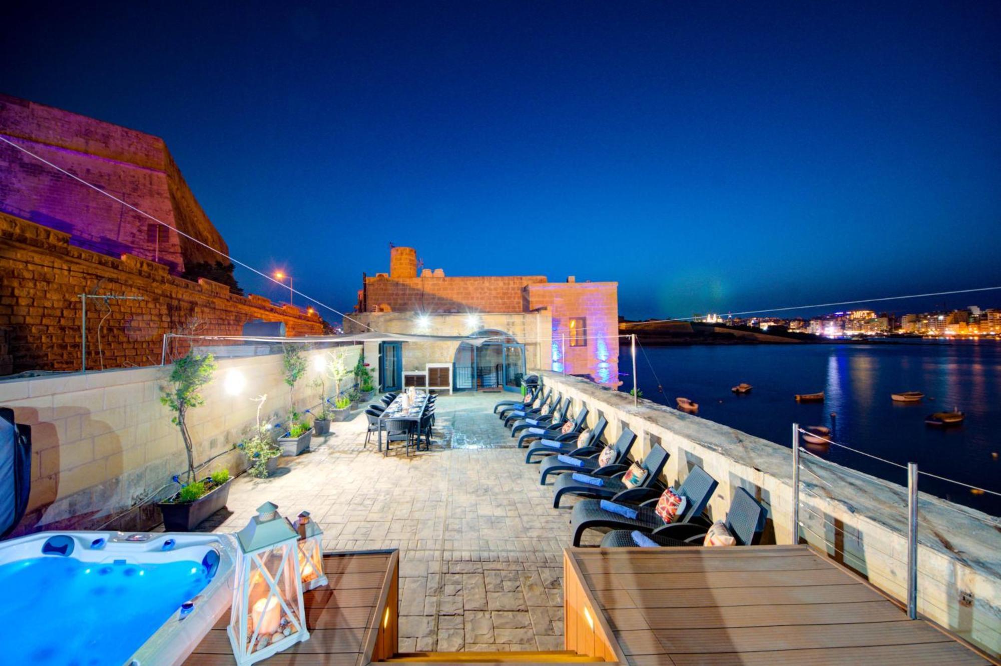 Valletta Waterfront Villa With Pool And Jacuzzi Exterior photo